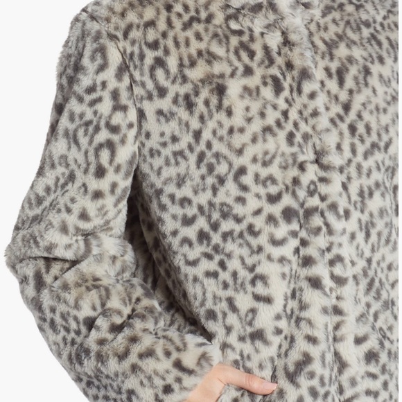 EUC Leopard Print Faux Fur Coat - Picture 3 of 7